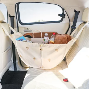 Geräumige, praktische Tasche – Ideal für Babyartikel, ob im Auto oder am Kinderwagen.